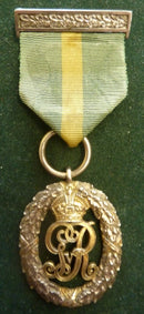 Single : Territorial Decoration 1908 with original top bar and pin. George V issue H.M. Silver VF - SOLD