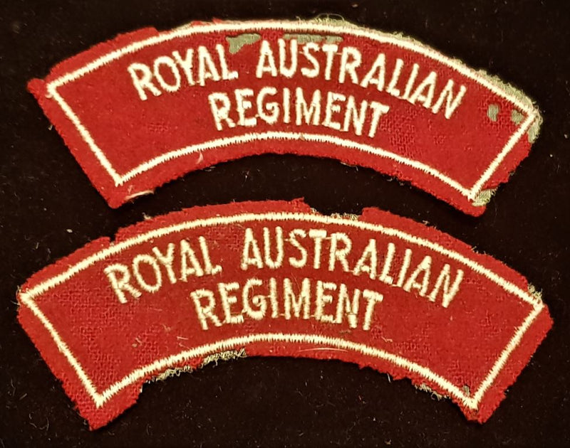 PAIR OF ROYAL AUSTRALIAN REGIMENT SHOULDER FLASHES