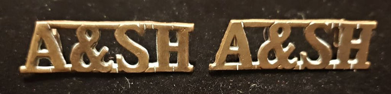 PAIR OF ARGYLLE & SUTHERLAND HIGHLANDERS REGIMENT SHOULDER TITLES