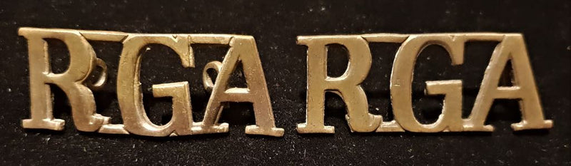 PAIR OF ROYAL GARRISON ARTILLERY SHOULDER TITLES (TOP BAR TYPE)