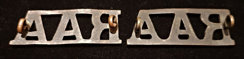 PAIR OF ROYAL AUSTRALIAN ARTILLERY SHOULDER TITLES