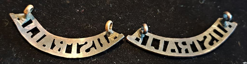 PAIR OF AUSTRALIA SHOULDER TITLES