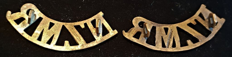 PAIR OF NEW ZEALAND MOUNTED RIFLES SHOULDER TITLES (GAUNT MARKED)