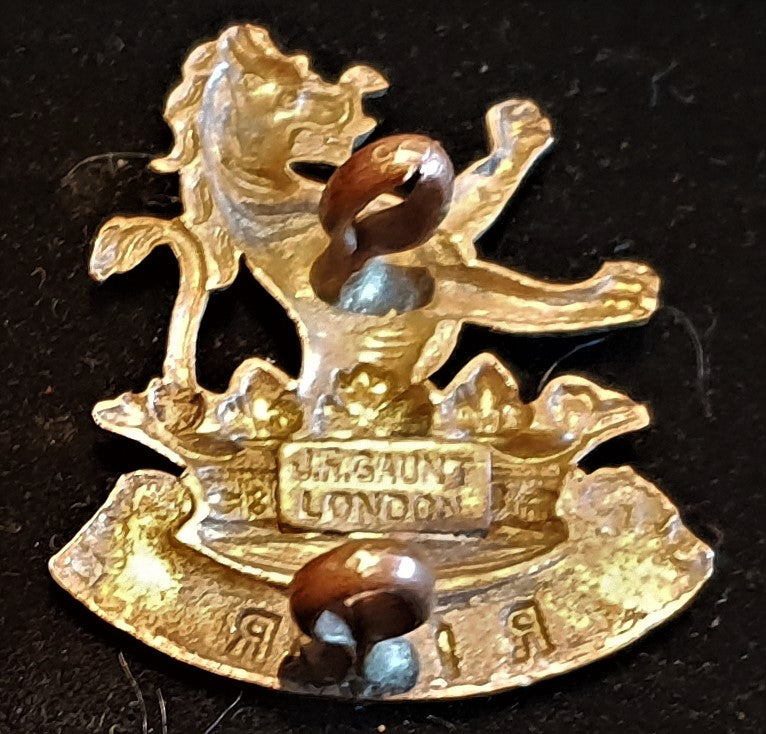 7TH WELLINGTON RIFLES WEST COAST COLLAR BADGE