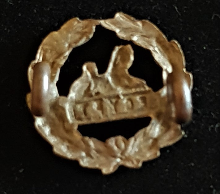 THE GLOUCESTERSHIRE REGIMENT BACK BADGE
