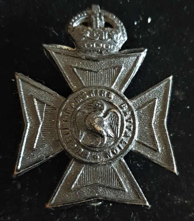 BUCKINGHAMSHIRE BATTALION CAP BADGE