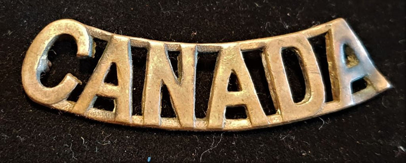 CANADIAN “CANADA” CEF WW1 SHOULDER TITLE (MISSING LUGS)