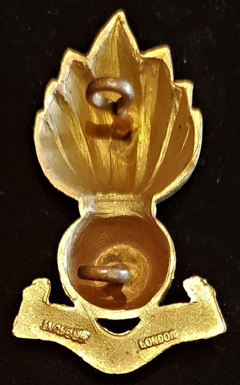 12-1, CANADIAN FIELD ARTILLERY OFFICER’S COLLAR BADGE (GAUNT MARKED)