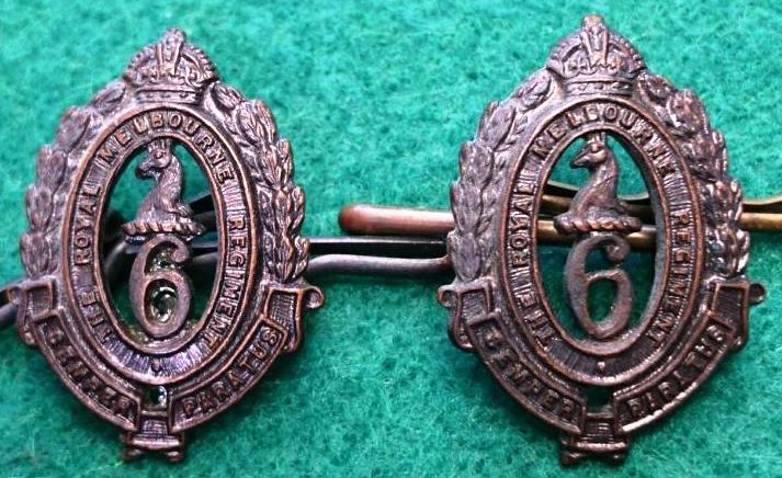 6th Infantry Battalion - The Royal Melbourne Regiment - 55mm brass Hat  Badge & Brass pair of collars & Oxidised pair of collars (C239) - SOLD