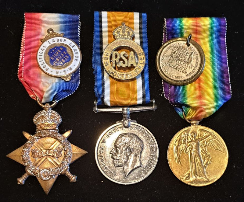 Trio: 1914/15 star, British War and Victory Medal all correctly impressed to 3146 DVR. J. F. DAVIS 1/F.A. BDE AIF. - SOLD