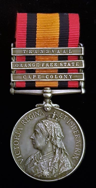 Single: QUEENS SOUTH AFRICA MEDAL 1899 three clasps "CC, OFS, T" Impressed 1402 PTE. J. T. HEWITT. VICTORIAN M.R. - VF SOLD