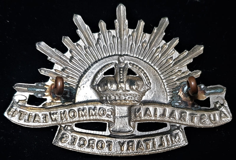 Rare example of a WW2 era Armoured Corps  White metal Rising Sun Hat Badge.  Note the “Halo” between the rays of the sun.  Never encountered this variety before  - SOLD