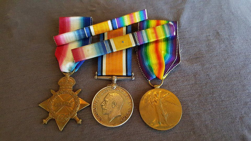 Trio: 1914/15 star, British War and Victory Medal all correctly impressed to 927 PTE P. A. ROBERTS 29/BN AIF.