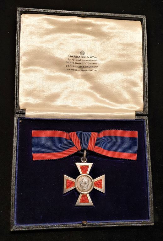 Royal Red Cross, 2nd Class (A.R.R.C.), G.V.R., silver and enamel, on lady’s bow riband, in Garrard, London, case of issue,